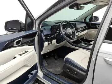 2024 Kia Carnival с пробегом 28 401 км