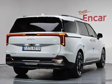 2025 Kia Carnival с пробегом 8 500 км