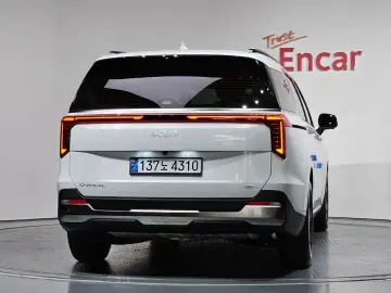 2025 Kia Carnival с пробегом 8 500 км