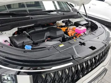 2025 Kia Carnival с пробегом 8 500 км
