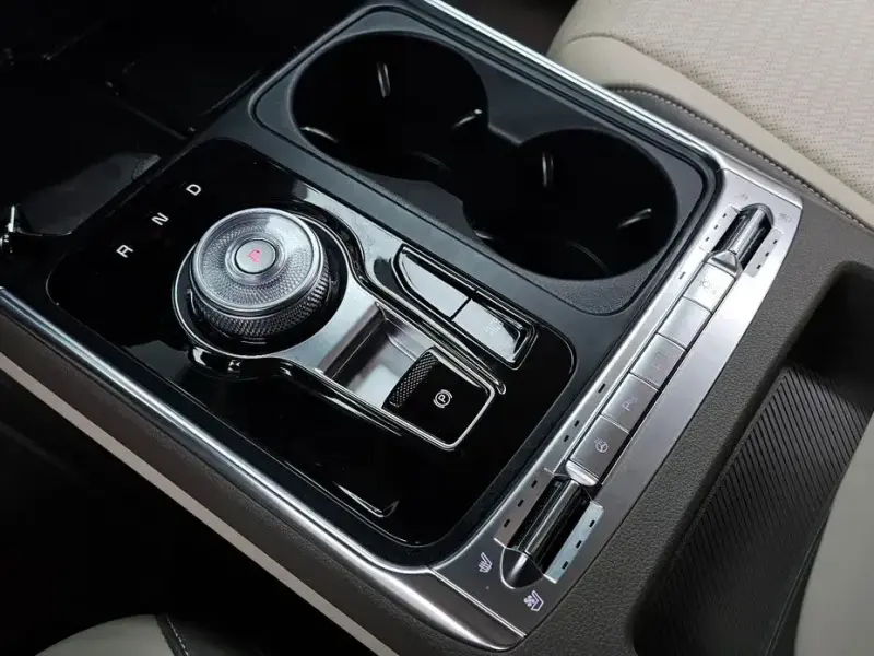 2025 Kia Carnival с пробегом 8 500 км