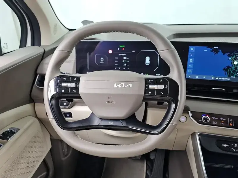 2025 Kia Carnival с пробегом 8 500 км