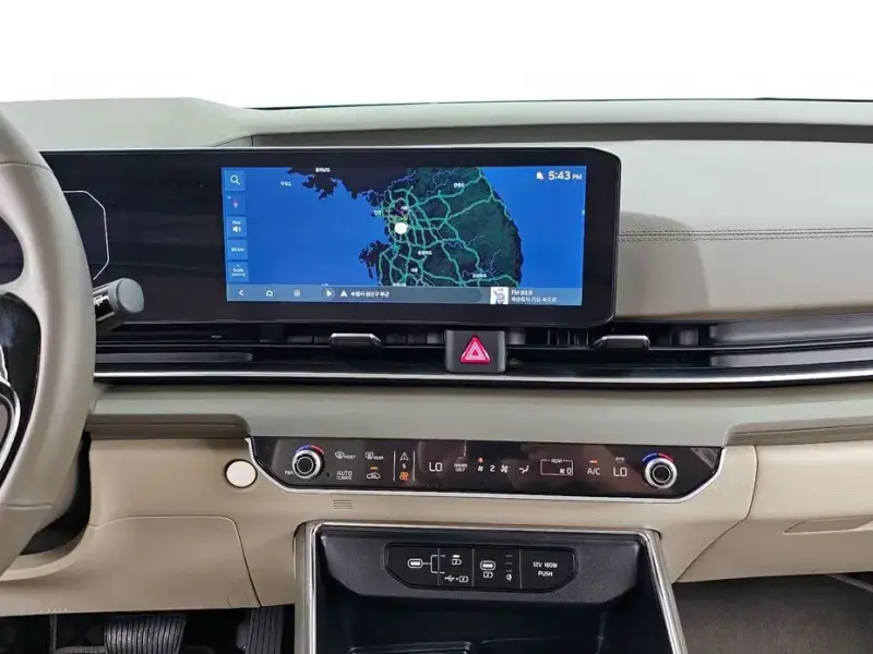 2025 Kia Carnival с пробегом 8 500 км