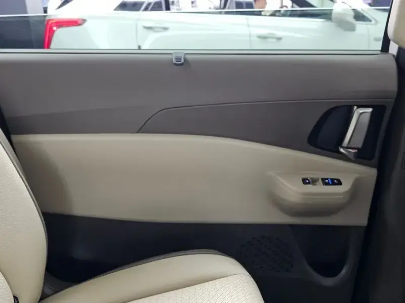 2025 Kia Carnival с пробегом 8 500 км