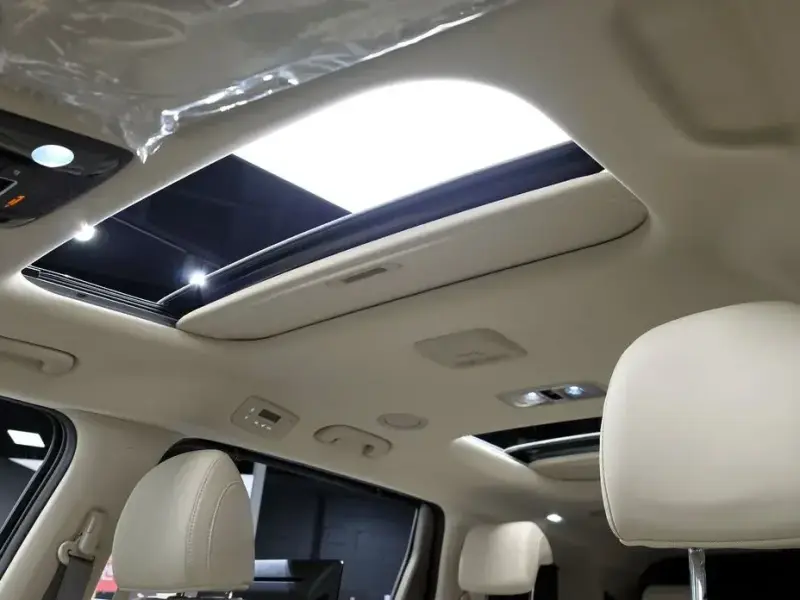 2025 Kia Carnival с пробегом 4 951 км
