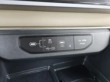 2025 Kia Carnival с пробегом 8 500 км