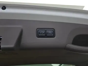 2025 Kia Carnival с пробегом 8 500 км