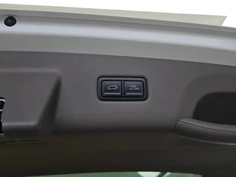 2025 Kia Carnival с пробегом 8 500 км