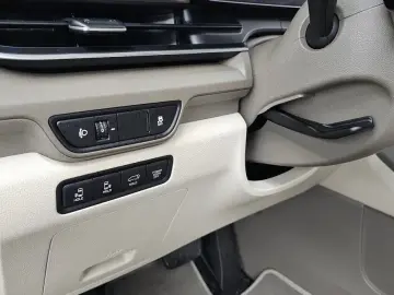 2025 Kia Carnival с пробегом 8 500 км