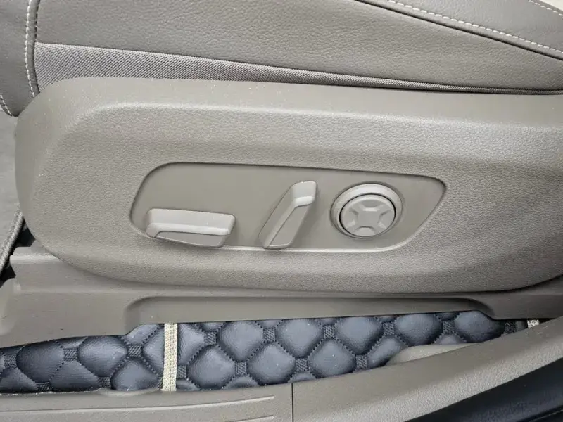2025 Kia Carnival с пробегом 8 500 км