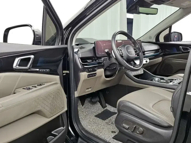 2024 Kia Carnival с пробегом 28 003 км
