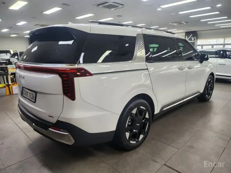 2024 Kia Carnival с пробегом 49 385 км