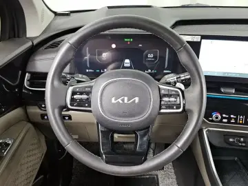 2024 Kia Carnival с пробегом 28 003 км