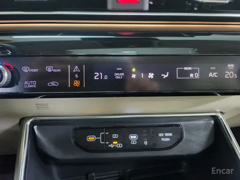 2024 Kia Carnival с пробегом 49 385 км