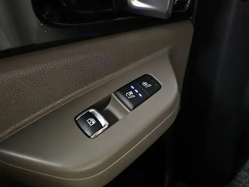 2024 Kia Carnival с пробегом 28 003 км