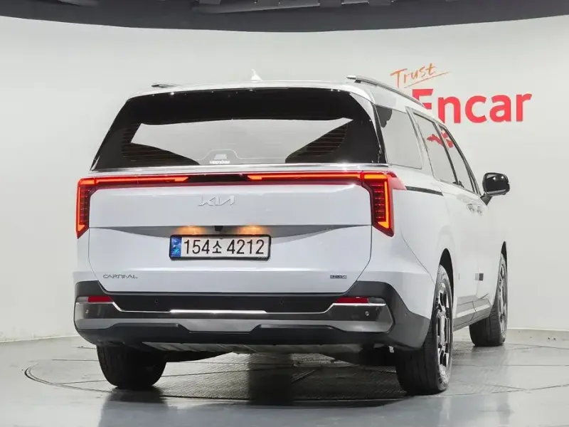2024 Kia Carnival с пробегом 43 666 км