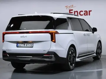 2024 Kia Carnival с пробегом 33 316 км