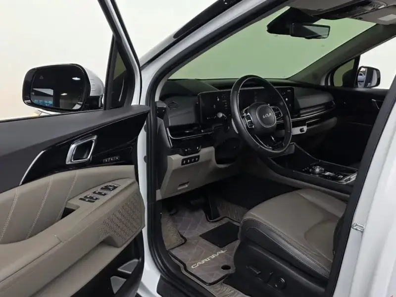 2024 Kia Carnival с пробегом 43 666 км