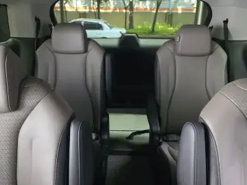 2024 Kia Carnival с пробегом 43 666 км