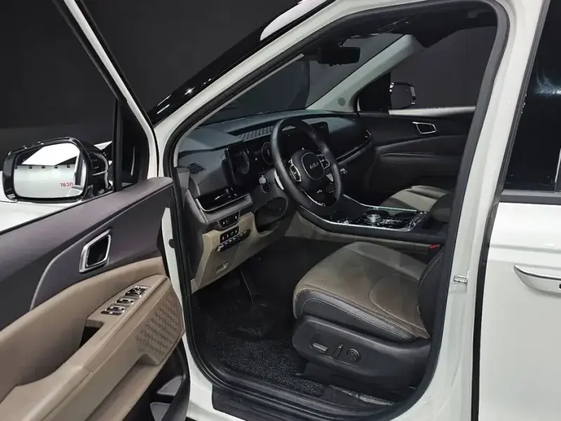 2024 Kia Carnival с пробегом 39 005 км