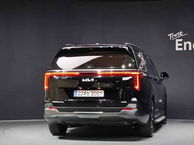 2024 Kia Carnival с пробегом 33 238 км