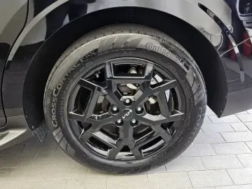 2024 Kia Carnival с пробегом 33 238 км