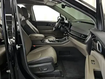 2024 Kia Carnival с пробегом 33 238 км