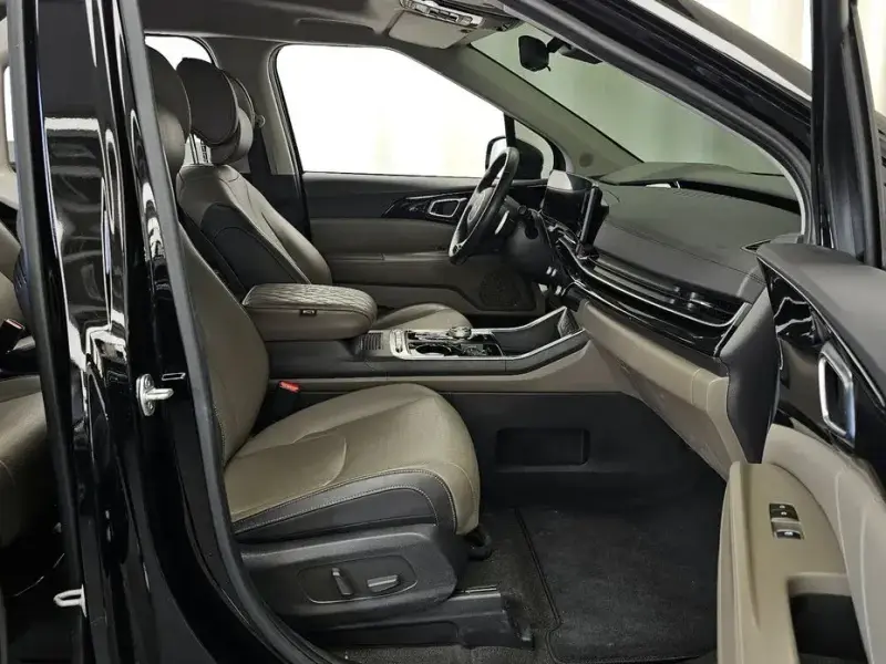 2024 Kia Carnival с пробегом 33 238 км