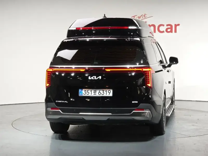 2024 Kia Carnival с пробегом 12 404 км