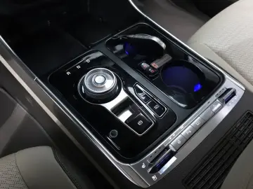 2024 Kia Carnival с пробегом 12 404 км
