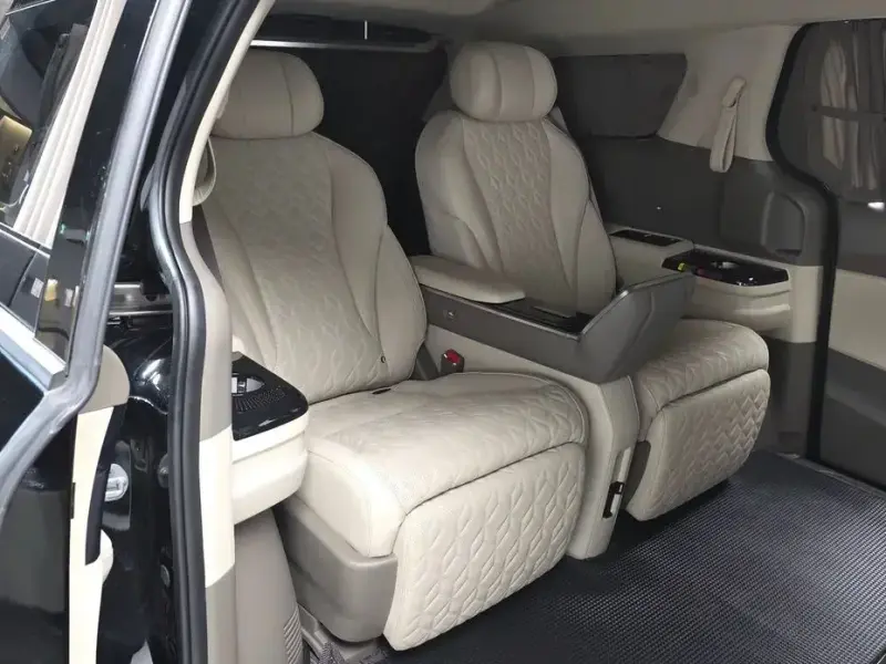 2024 Kia Carnival с пробегом 12 404 км