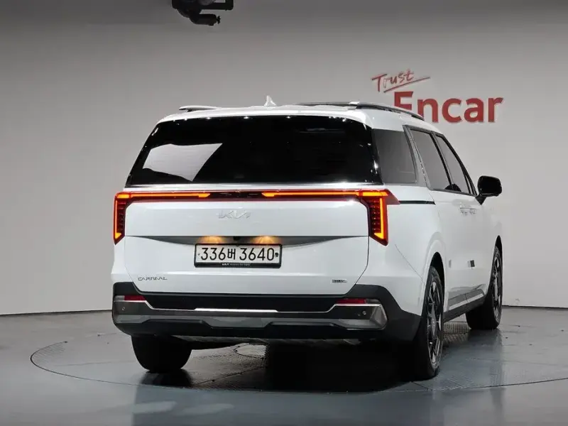 2024 Kia Carnival с пробегом 16 682 км