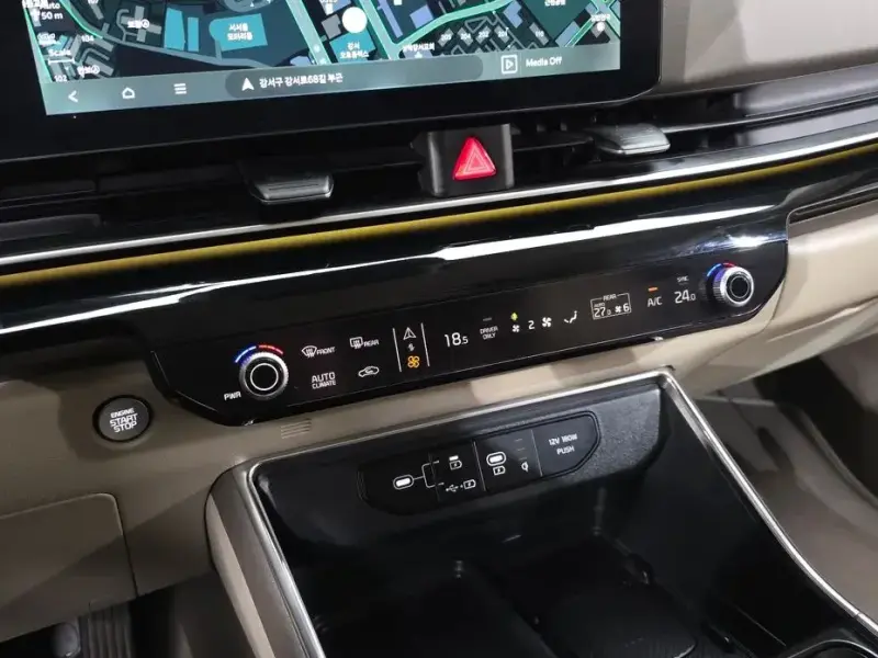 2024 Kia Carnival с пробегом 12 404 км