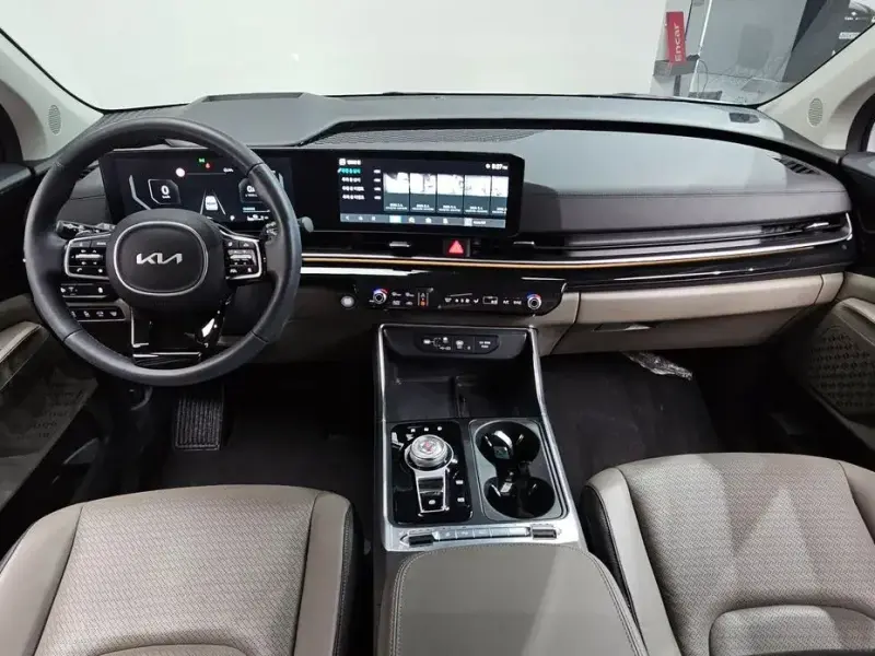 2024 Kia Carnival с пробегом 16 682 км