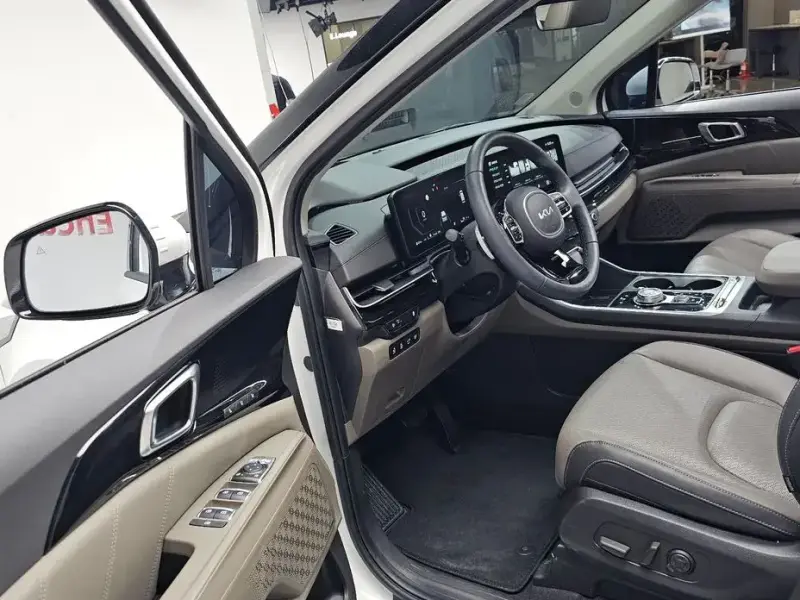 2024 Kia Carnival с пробегом 16 682 км