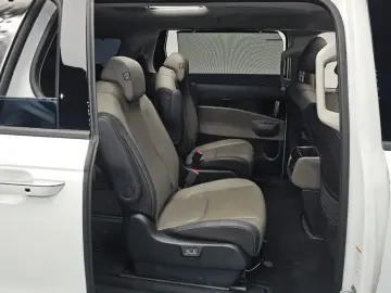 2024 Kia Carnival с пробегом 16 682 км