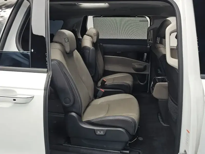 2024 Kia Carnival с пробегом 16 682 км