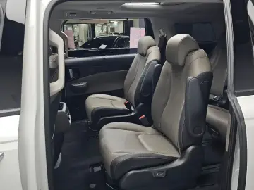 2024 Kia Carnival с пробегом 16 682 км
