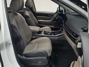 2024 Kia Carnival с пробегом 16 682 км