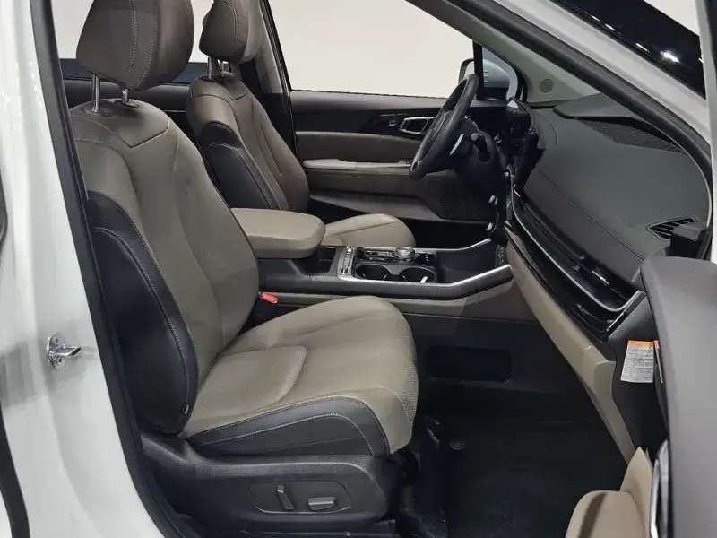 2024 Kia Carnival с пробегом 16 682 км