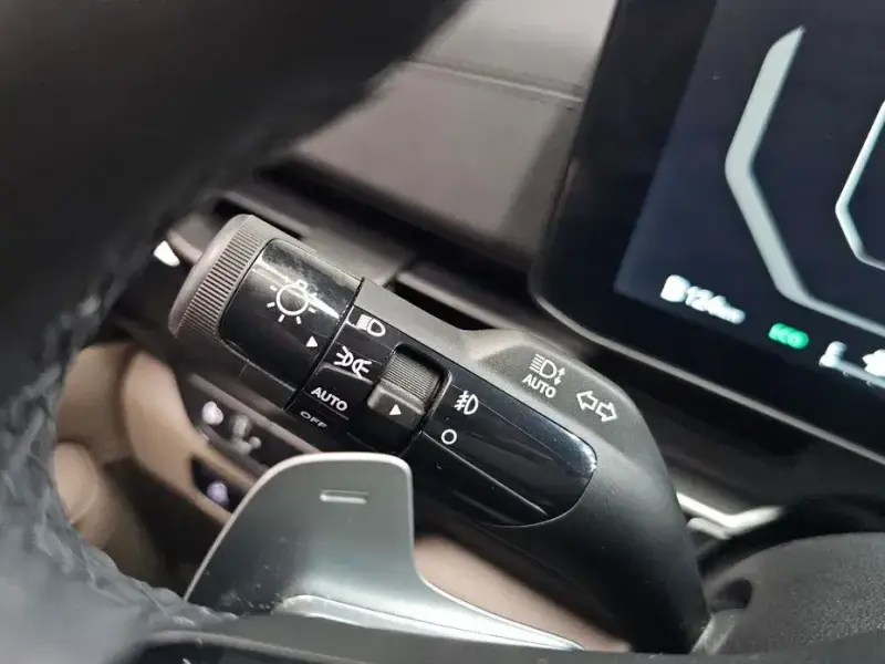 2024 Kia Carnival с пробегом 16 682 км
