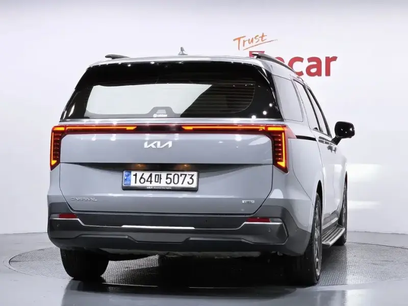 2024 Kia Carnival с пробегом 48 956 км