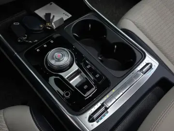 2024 Kia Carnival с пробегом 48 956 км