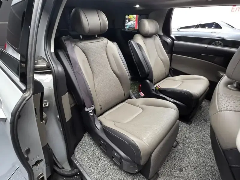2024 Kia Carnival с пробегом 30 213 км