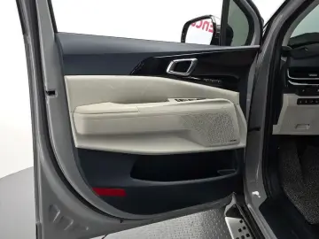 2024 Kia Carnival с пробегом 48 956 км