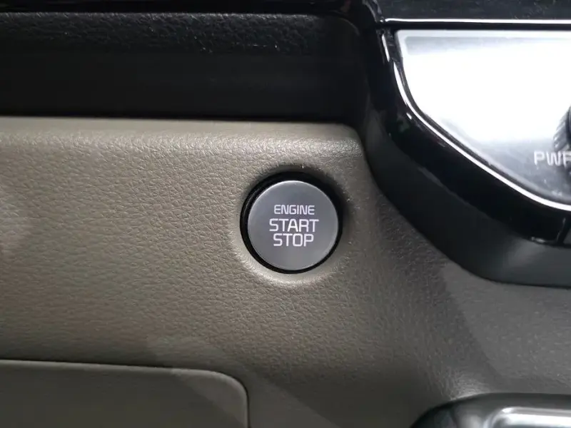 2024 Kia Carnival с пробегом 30 213 км