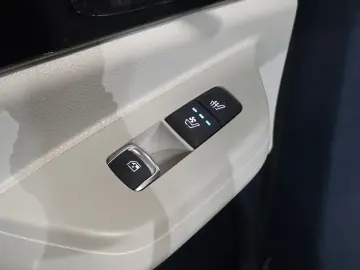 2024 Kia Carnival с пробегом 48 956 км