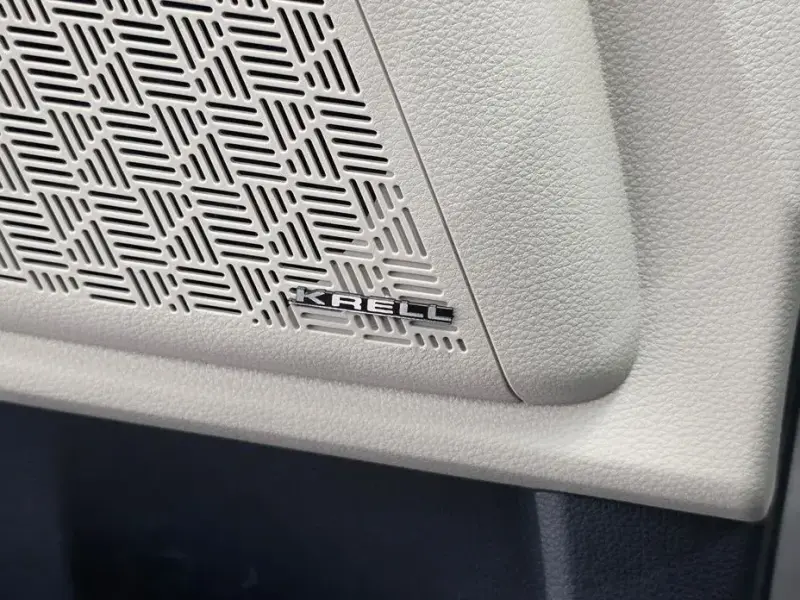 2024 Kia Carnival с пробегом 48 956 км