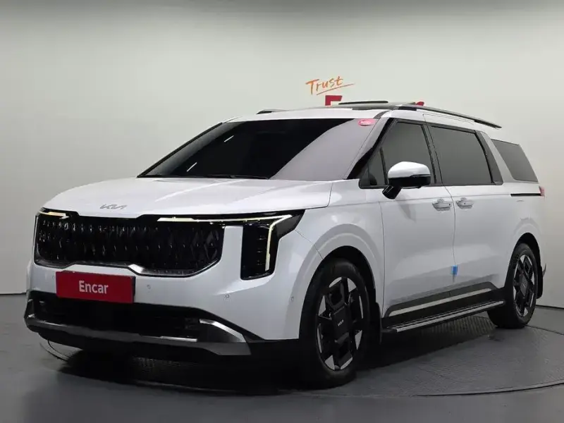 2024 Kia Carnival с пробегом 24 184 км