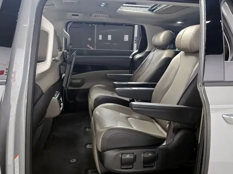 2024 Kia Carnival с пробегом 21 475 км